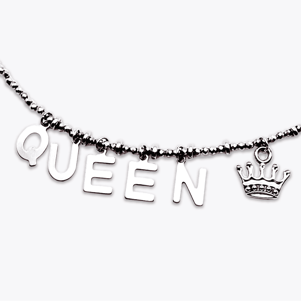 Утонченный и дерзкий чокер из пирита с подвесками "QUEEN" для настоящих королев